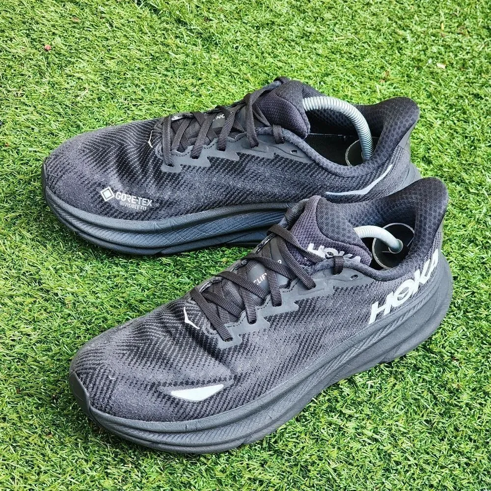 HOKA CLIFTON 9 GTX - Womens Athletic Shoes - SIZE 9.5B
